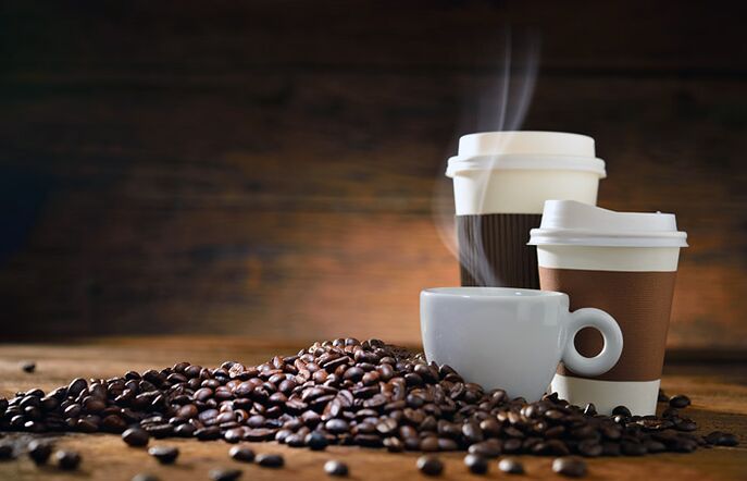 El café como producto prohibido mientras se toman vitaminas para potenciar